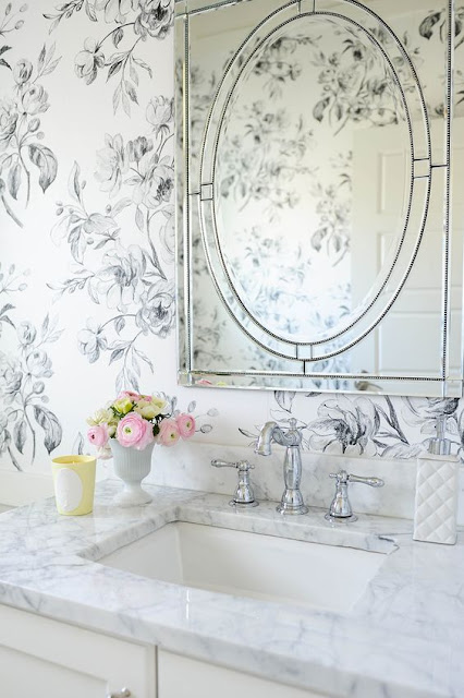 7 inspirations for marble and wallpaper bathroom designs - FRENCH