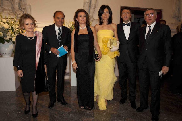 Da destra: Gabriele Canè, Matteo Renzi e signora, Francesca Colombo, Bruno Vespa e signora 