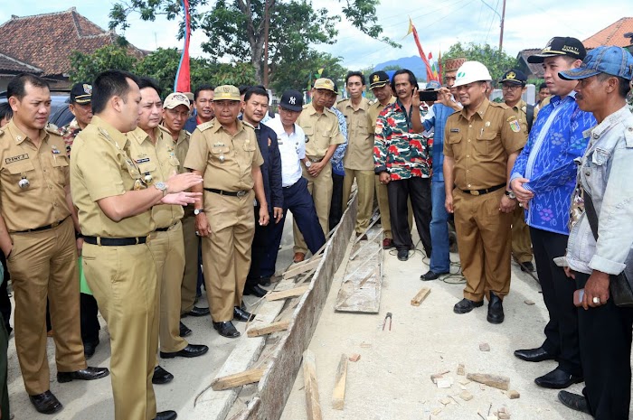 Gubernur Lampung : Dinas PU PR Akan Menangani Ruas Jalan Provinsi Hingga Tuntas Tahun 2018