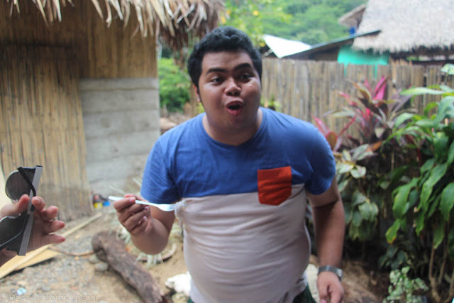Fitz Balba eating a Tamilok in Palawan