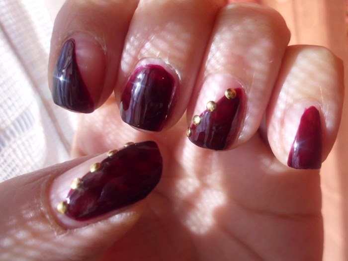 manicura rojo vino
