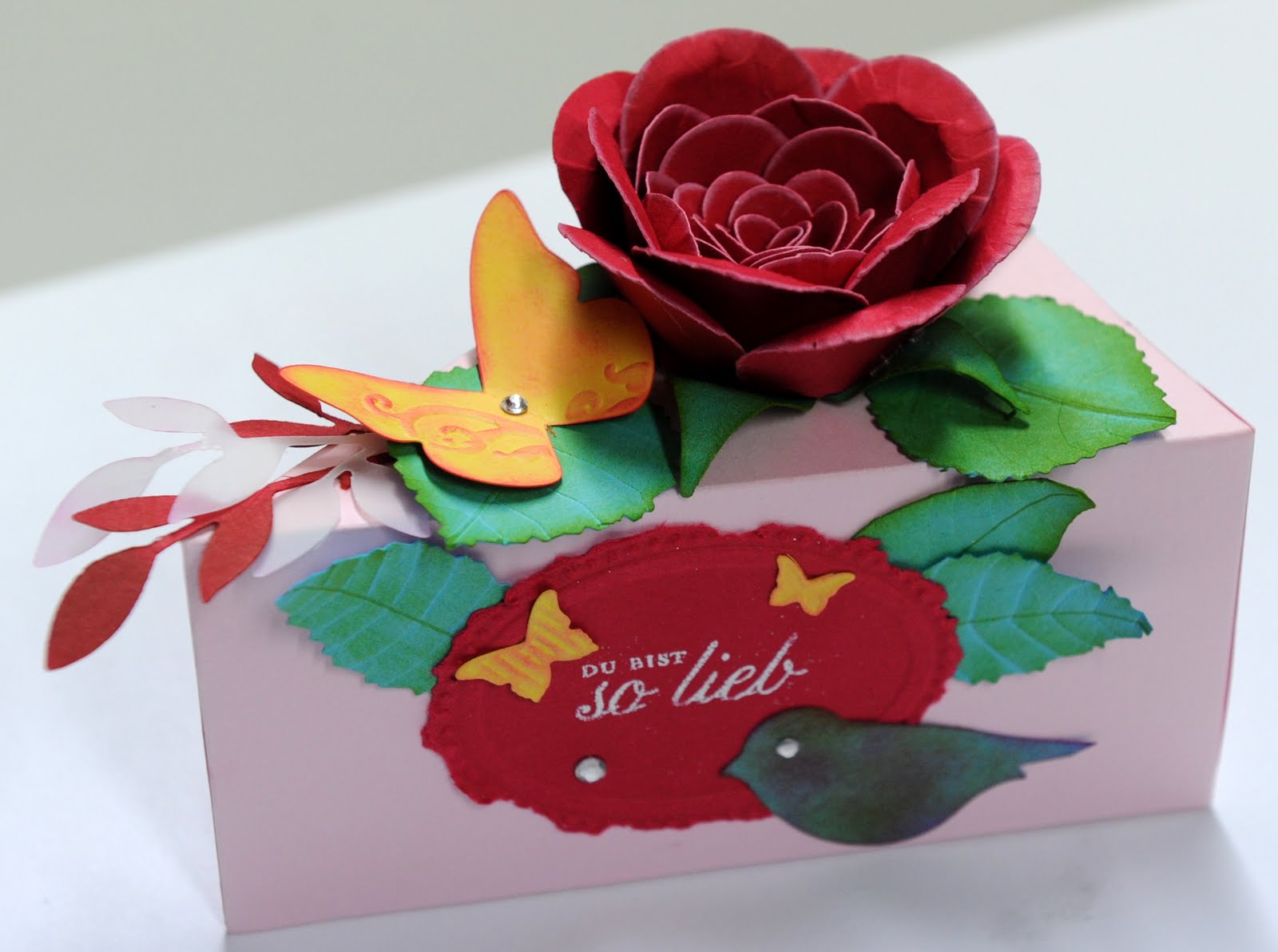 Kreativstudio Annett: 1. Workshop "Rosen basteln" mit traumhaften