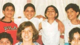 deepika padukone childhood images with her friends and sister