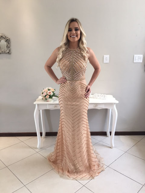 vestido de festa nude dourado