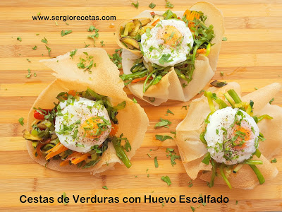 http://www.sergiorecetas.com/2016/06/cestas-de-verduras-con-huevo-escalfado.html