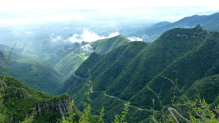 Serra do Rio do Rastro con su camino zigzagueante subiendo la montaña