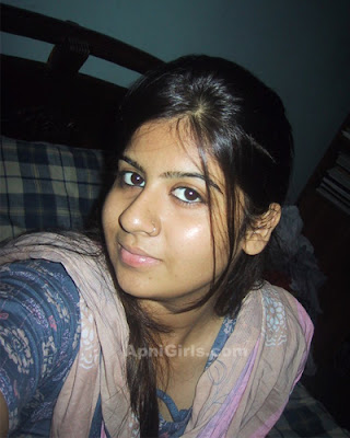 Hot Desi Bangali girl pictures | HOT MALLU AUNTIES