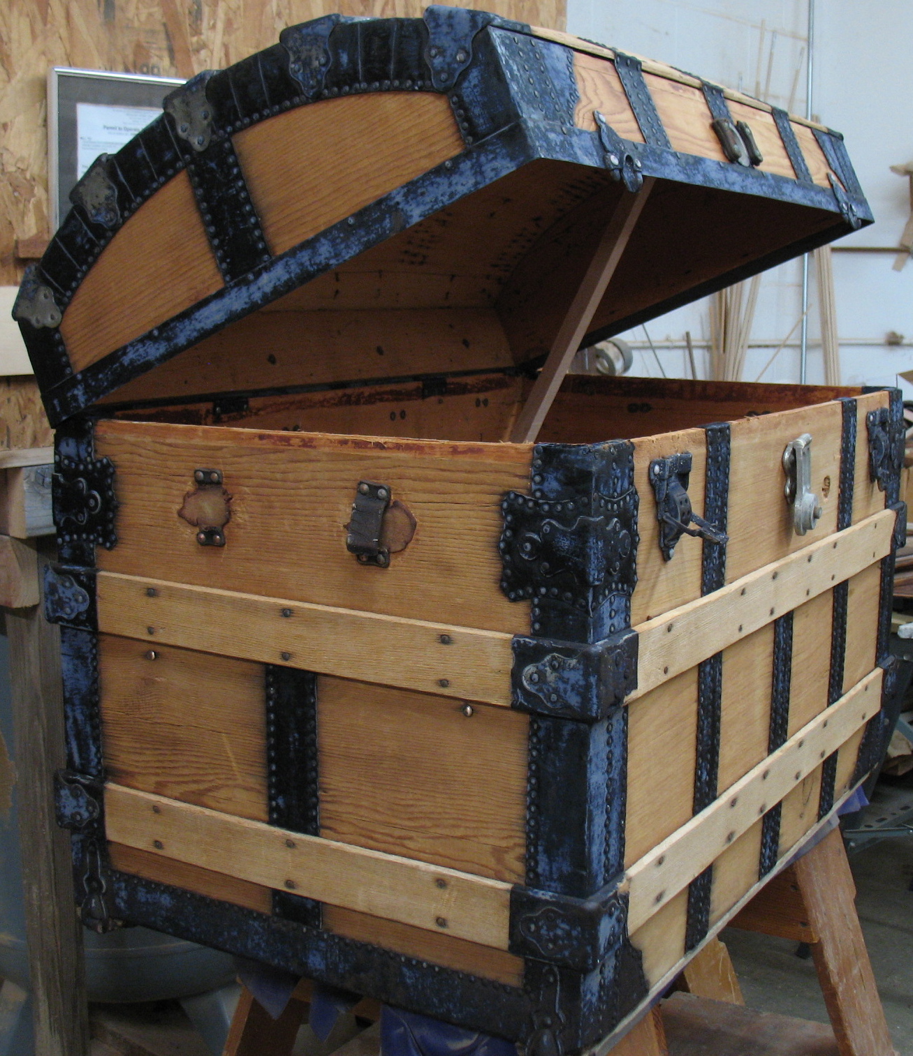 The Craftsman An 1870's Steamer Trunk comes out clean
