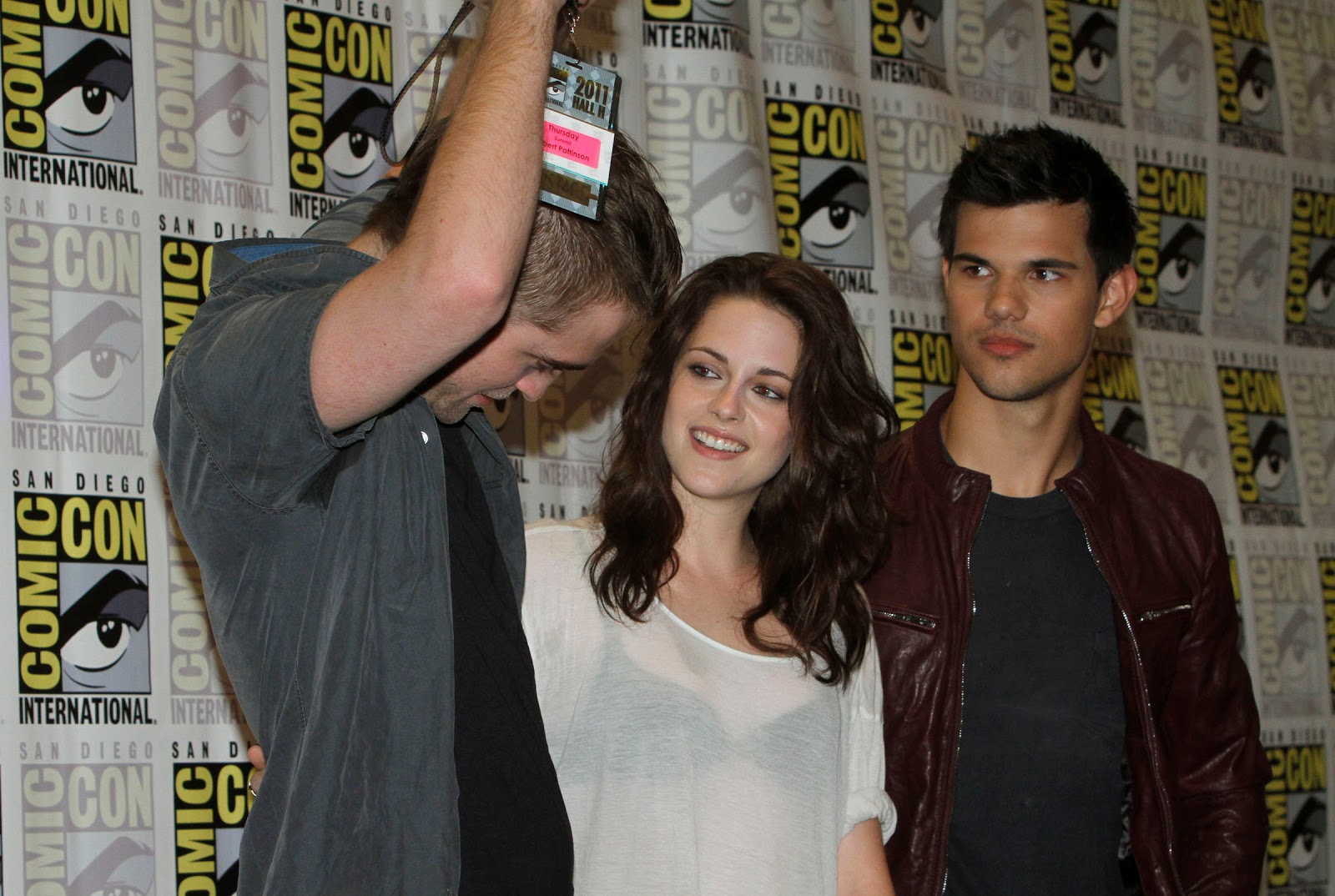 classical of temporary More New HQ Photos RPattz, KStew & Taylor