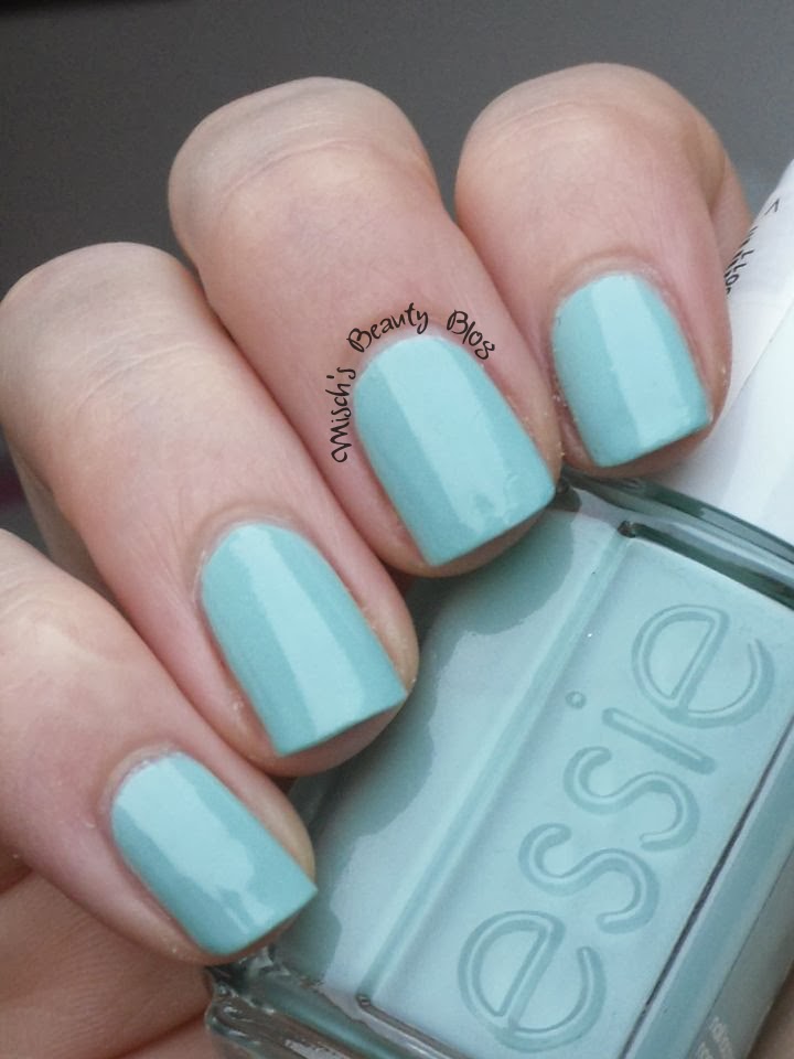 Misch's Beauty Blog NOTD January 6th Essie Mint Candy Apple