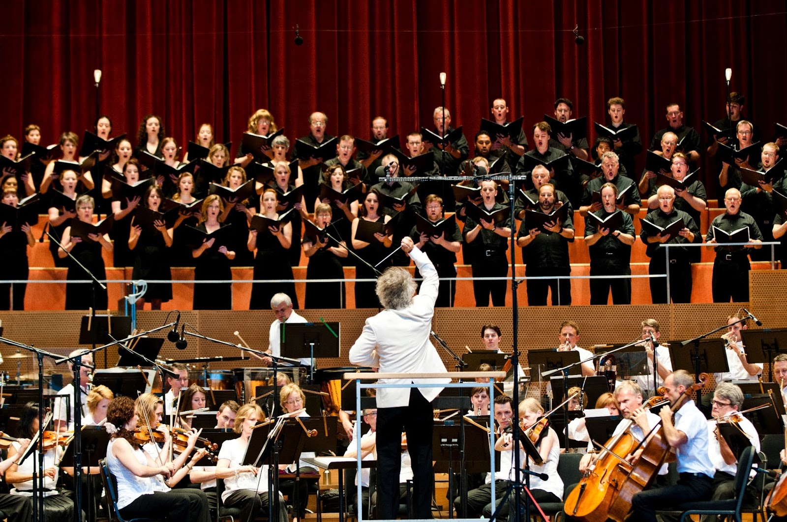 Instrumental orchestra. Современный симфонический оркестр. Инструментальный концерт. Музыкальный концерт. Инструментальный концерн.