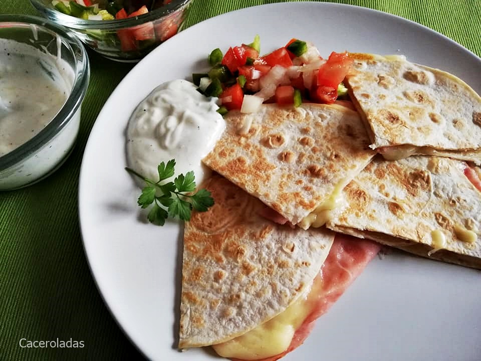Quesadilla de jamón y queso Caceroladas