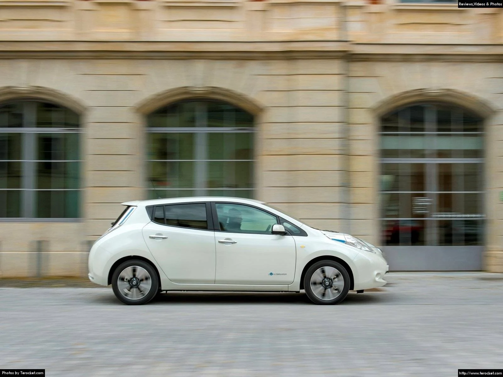 Hình ảnh xe ô tô Nissan Leaf 30 kWh 2016 & nội ngoại thất