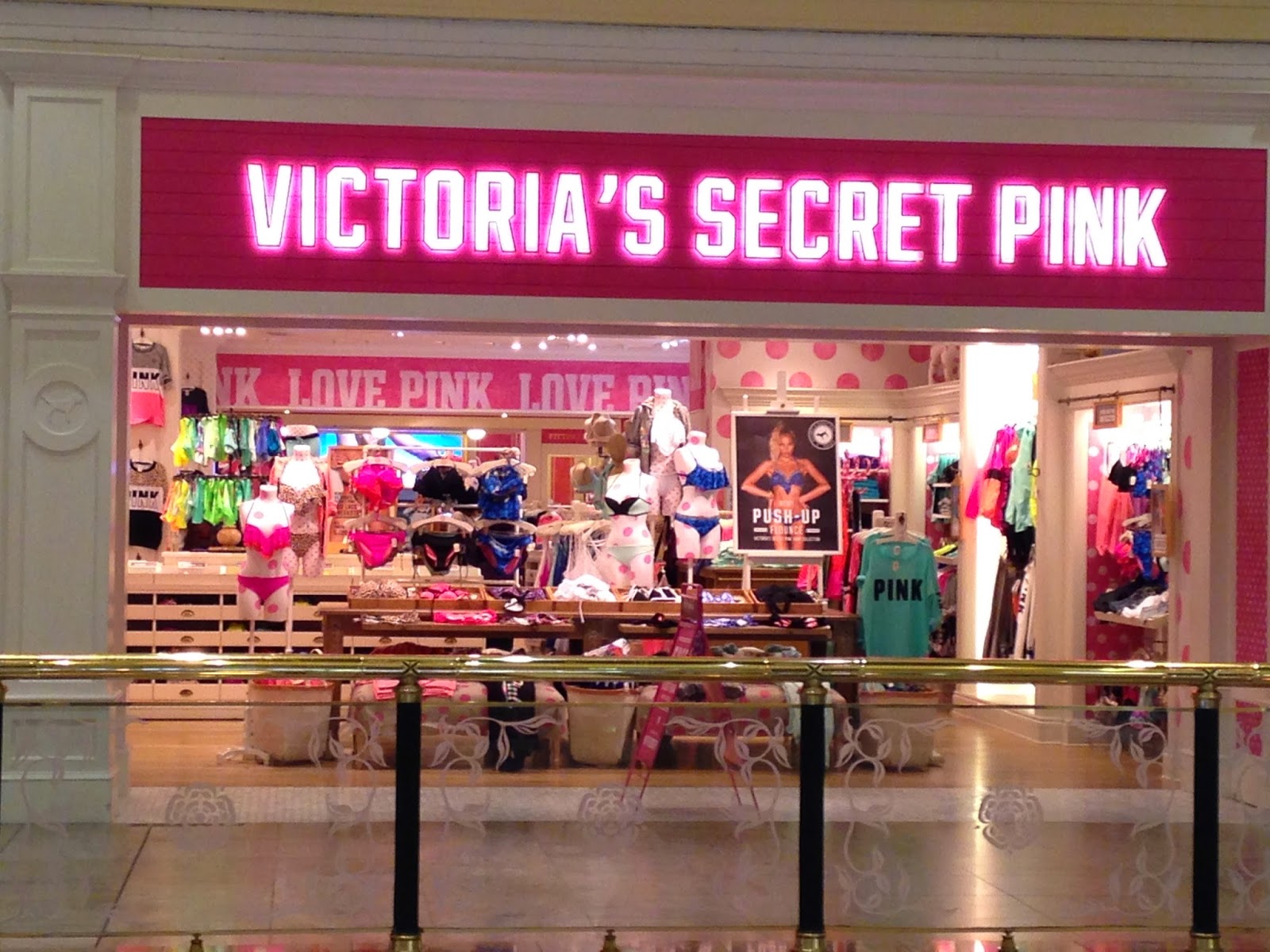 Grace Emily Retail Experiences Victoria's Secret (PINK), Trafford Centre