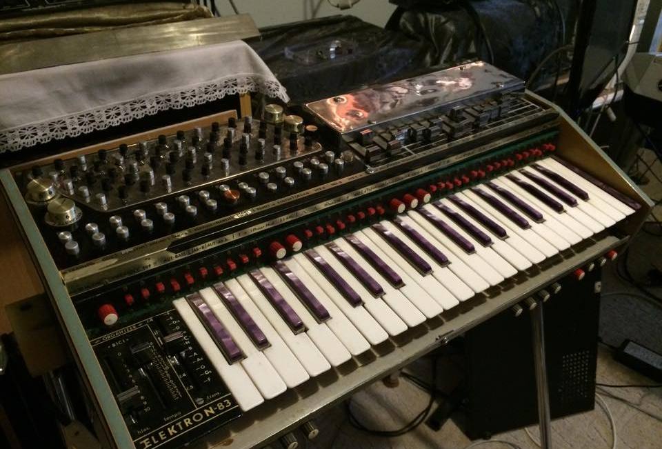 MATRIXSYNTH ELEKTRON 83 Custom Drum Machine & Synthesizer at