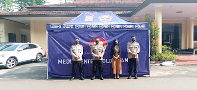 PT BRI cabang Serang Berikan Tenda Media Center Lapangan pada Polda Banten
