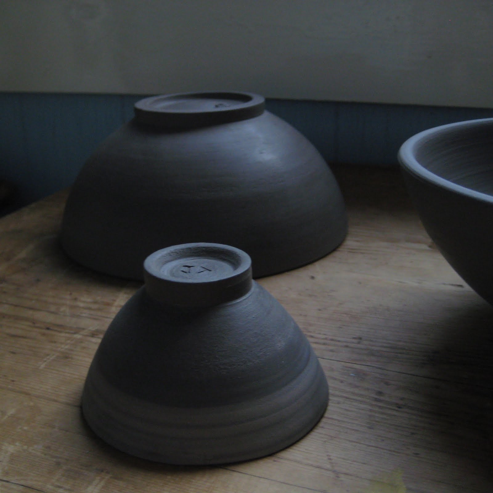 Pots and Paint Turning Bowls Foot Rings vs Flat Bases.