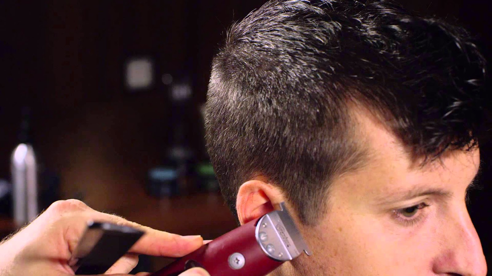TUTORIAL CORTE DE CABELLO PARA HOMBRE PASO A PASO. Vídeo Tutorial. TUTORIAL CORTE DE CABELLO PARA HOMBRE PASO A PASO. Vídeo Tutorial.