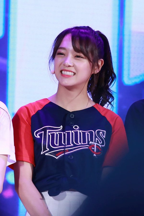 Fans Fall In Love With This Idol's Sweet Smile! | Daily K Pop News