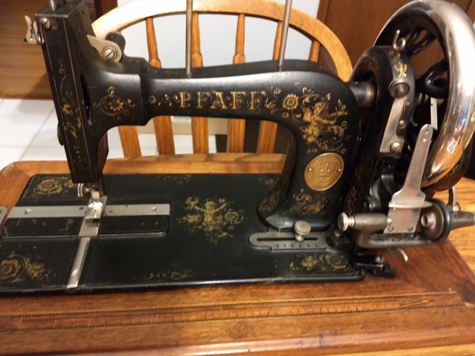 Sewing Machine Mavin More Hand Crank Sewing Machines