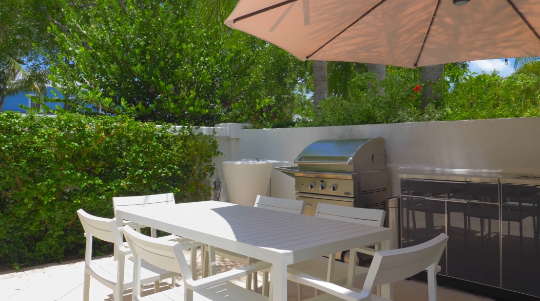 Tour 16 Turtle Walk, Key Biscayne Luxury Home vs. 39 Interior Design Photos