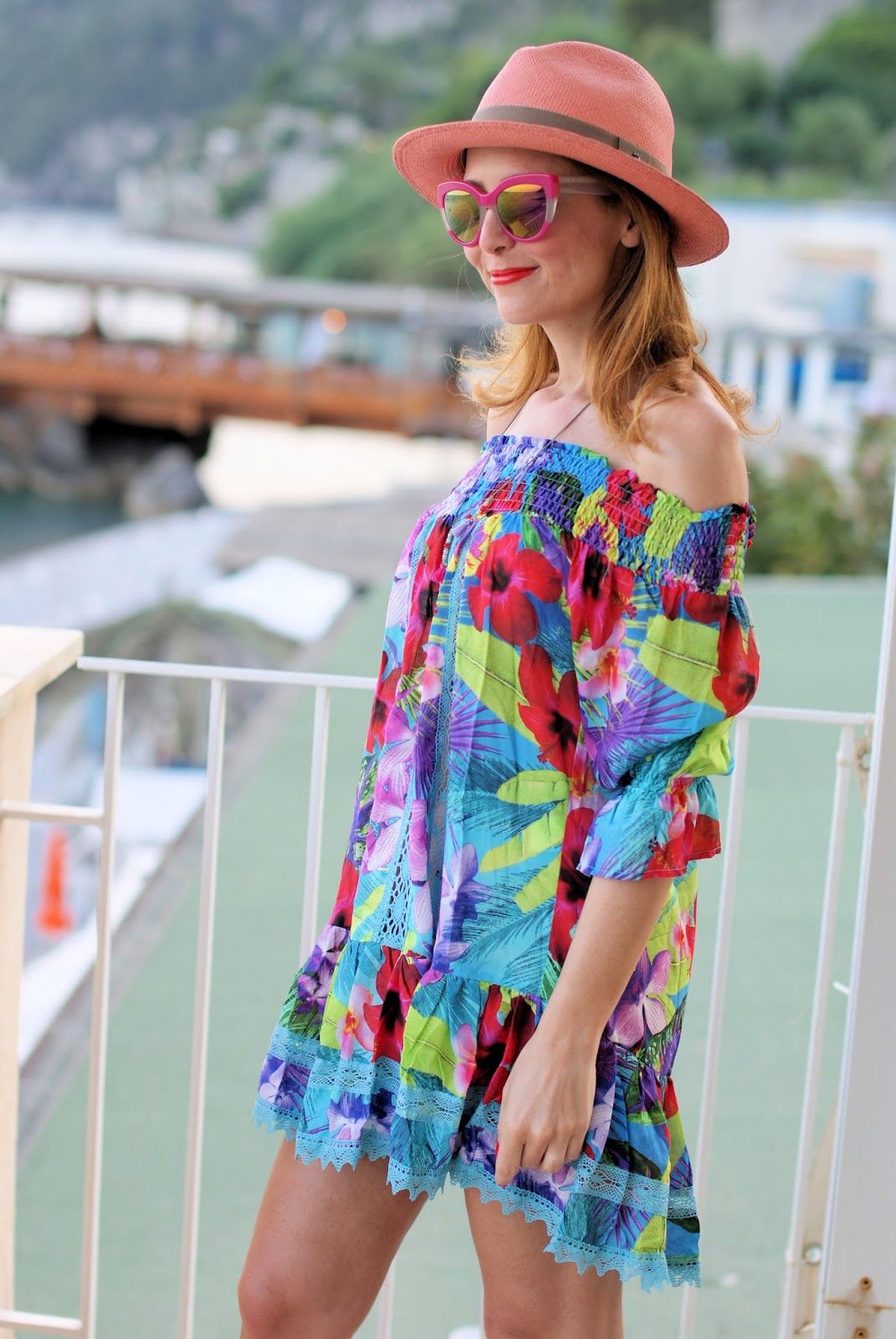 How to dress for the beach with an off the shoulder Tezuk dress on Fashion and Cookies fashion blog, fashion blogger style