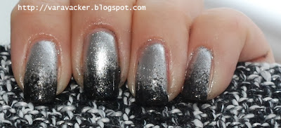naglar, nails, nagellack, nail polish, svampning, gradient, black and silver