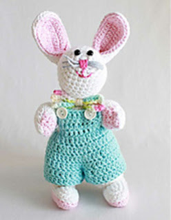 Amigurumi crochet Easter bunny
