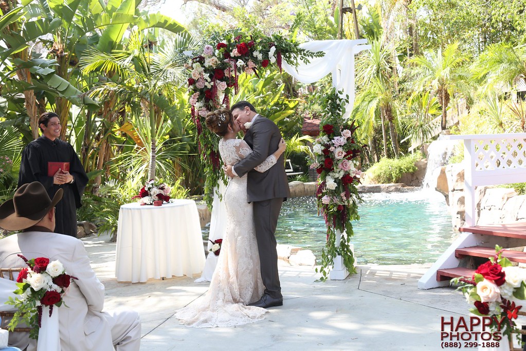 The Jones Victorian Estate Wedding And Receptions At The Jones Victorian Estate Is Perfect For Any Age