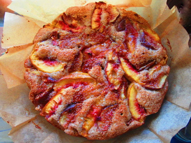 Summer fruit and almond spelt cake by Laka kuharica: let the cake cool for 15 mins before turning it out.