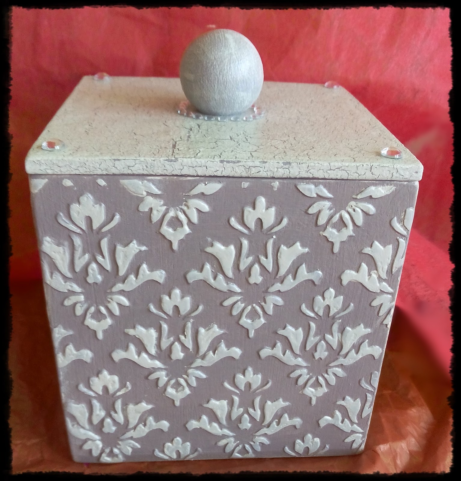 El Refugio de Lirtea: CAJA CON DECOUPAGE,ESTUCO Y CRAQUELADA, PARA UN RETO