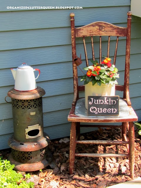 Junk Garden Chairs www.organizedclutterqueen.blogspot.com