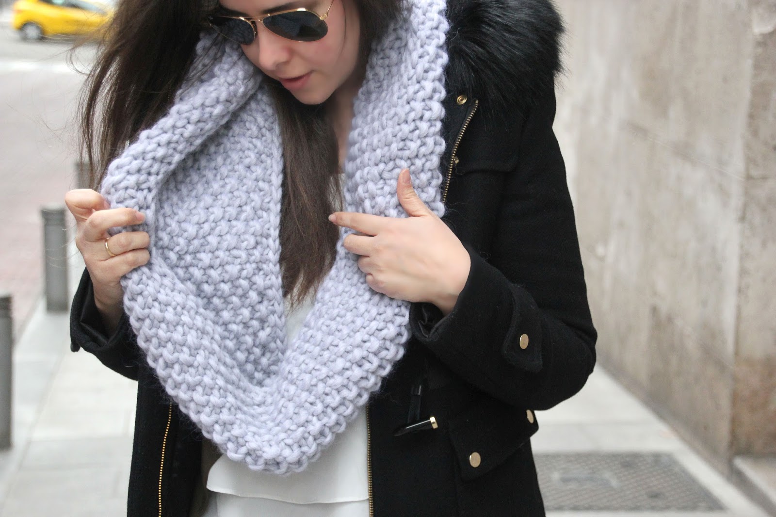 DIY Cómo hacer una bufanda circular o un cuello cerrado de lana DIY. Tejer con
