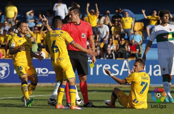 Málaga, se conocen los dos colegiados para el partido de ida y vuelta ante el Deportivo