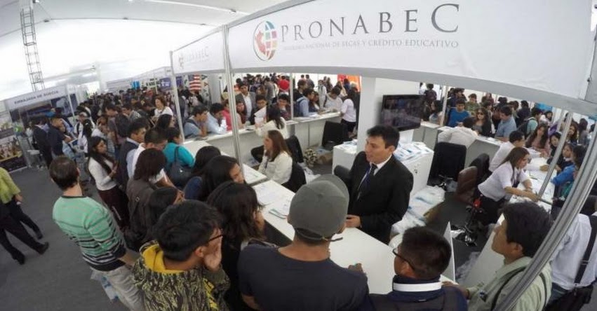 Universitarios de Arequipa participan de Feria Internacional Universitaria de Becas Universitarios de Arequipa participan de Feria Internacional Universitaria de Becas