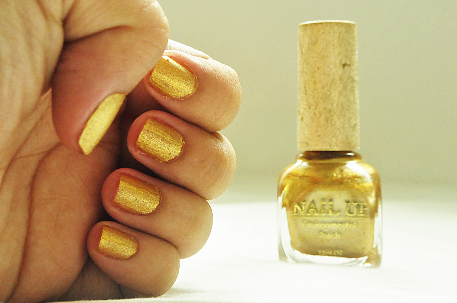 All About Larraine ♥: Matte Gold Finish