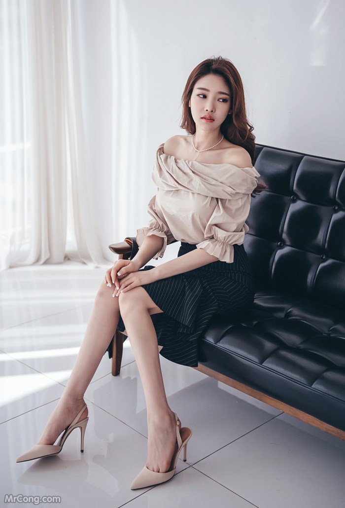 Beautiful Park Jung Yoon in the April 2017 fashion photo album (629 photos) photo 23-8