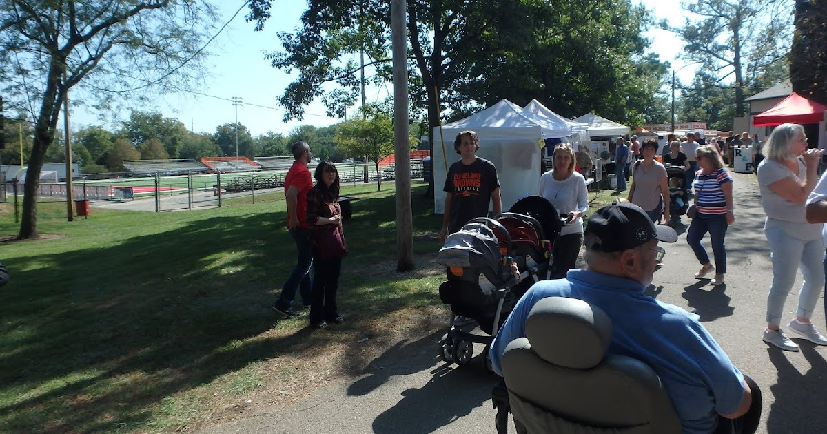 Pauline Persing Art, Writing,& Natural History Tipp City Mum Festival