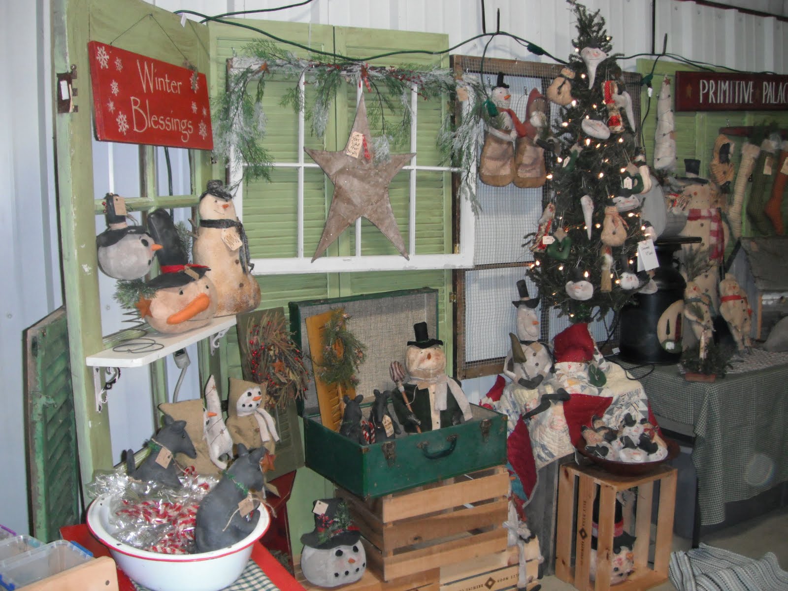 Primitive Palace Blog Pictures from Gifford State Bank Craft show 2011