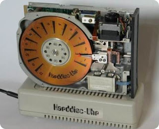 clock-made-of-hard-disk-drive