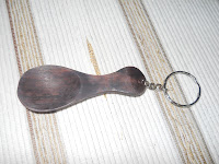 Souvenir Pernikahan Gantungan kunci entong kayu hitam, souvenir unik, souvenir murah, souvenir cantik