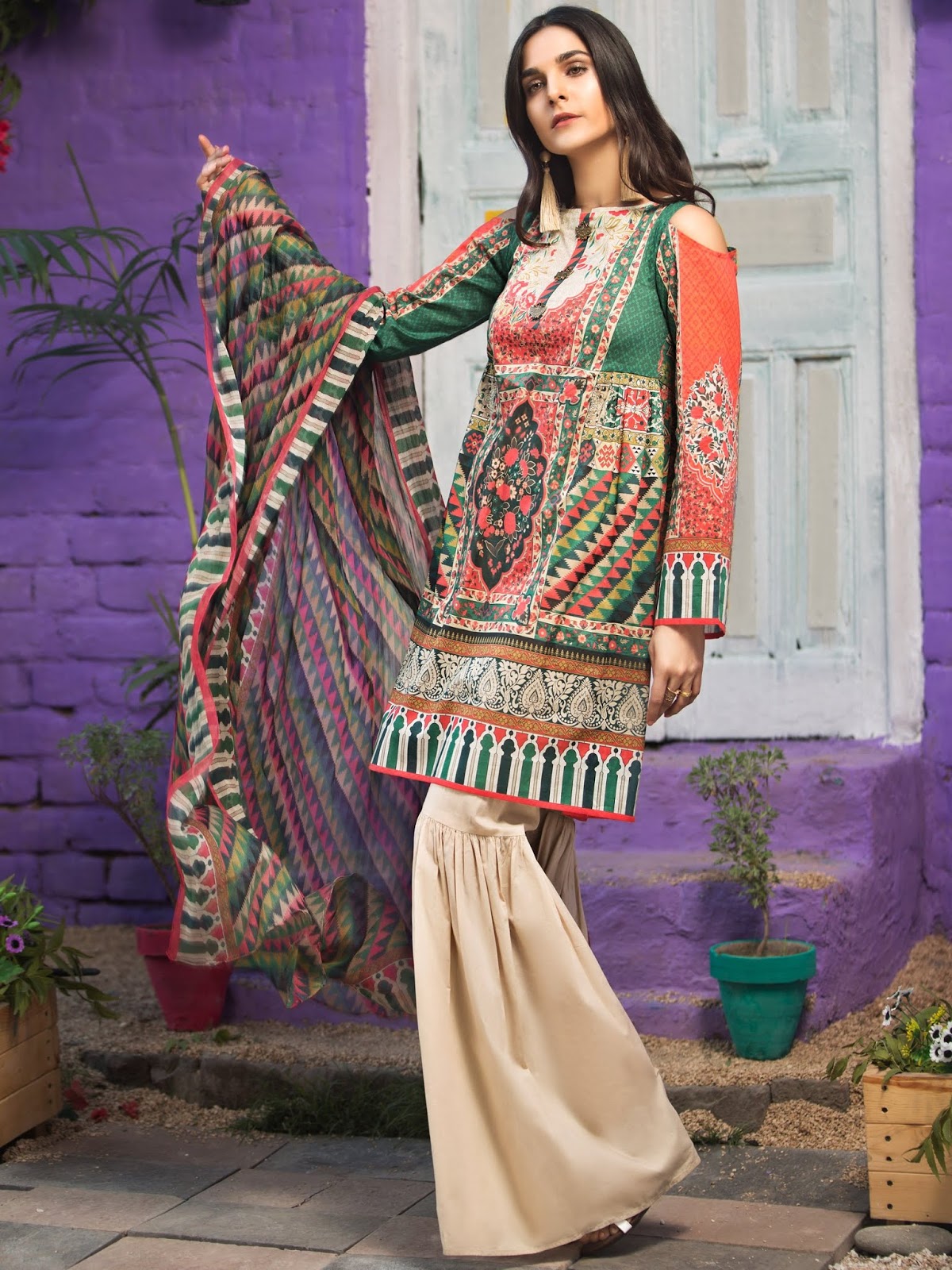 Limelight Unstitched Eid Collection 2019 2PC LAWN SUIT U06472PCGRN