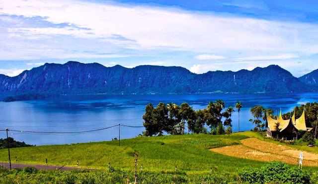 Foto Danau Maninjau, Sumatera Barat