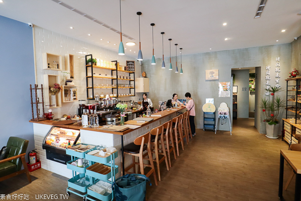 台中北屯世界幸福咖啡東山店|純素咖啡館，寬敞舒適不限時有插座