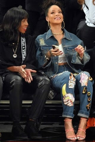 25B8BE7100000578 2955148 image m 96 1424063978077 Check out this N500k boyfriend jeans Rihanna wore yesterday