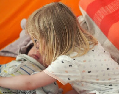 Geschwister im Bett #12von12 im Juni