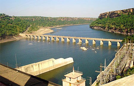 Gandhi%2BSagar%2BDam - प्रमुख नदियों की लम्बाई