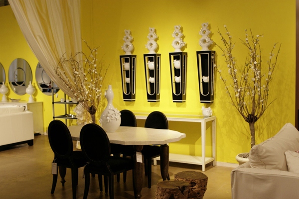 Ruang Makan Cantik Berwarna Kuning Cerah