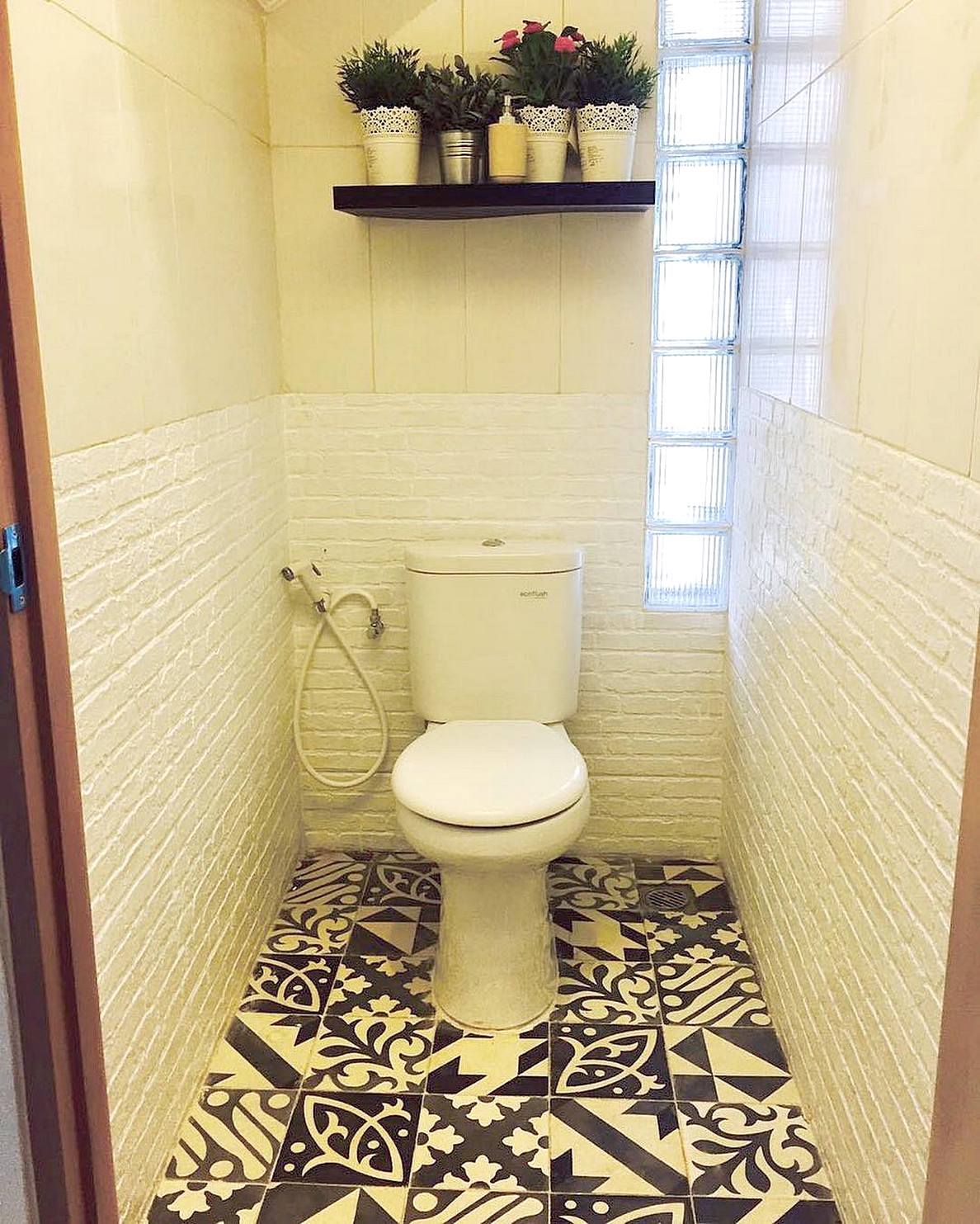 25 Desain Keramik Untuk Kamar Mandi Terbaru - Desain Rumah