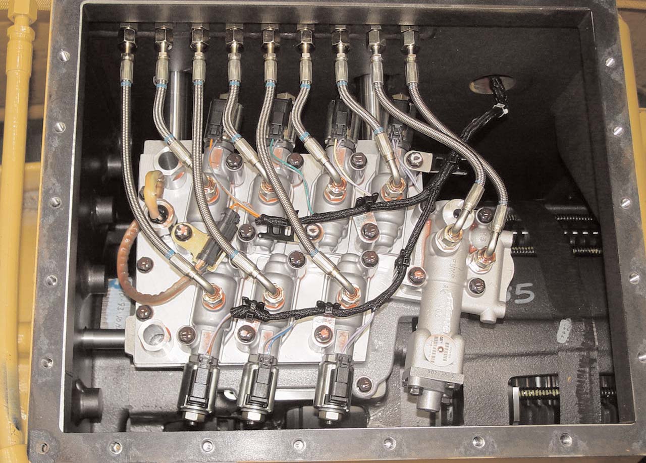 777F OFFHIGHWAY TRUCK Transmission Hydraulic System